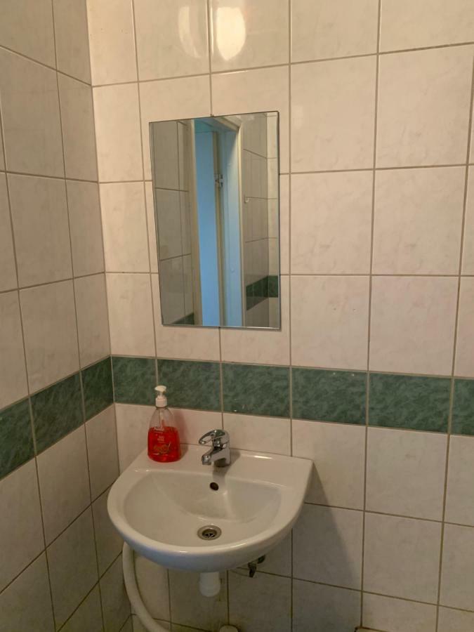 K84, Nice 2- Bedroom Apartment - 2 Big Beds 1 Single Bed Tartu Exterior photo